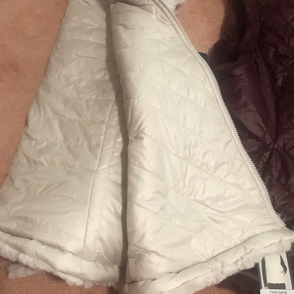 Nicole miller (2)reversible women’s faux fur vest (NO offer) please - Picture 15 of 16